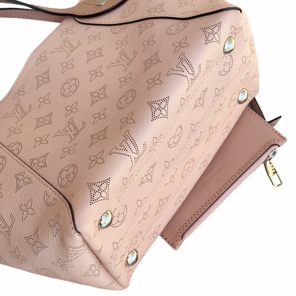 Authentic🥰 Louis Vuitton Hina PM Magnolia Small Tote Crossbody Pink Perforated - Picture 5 of 13